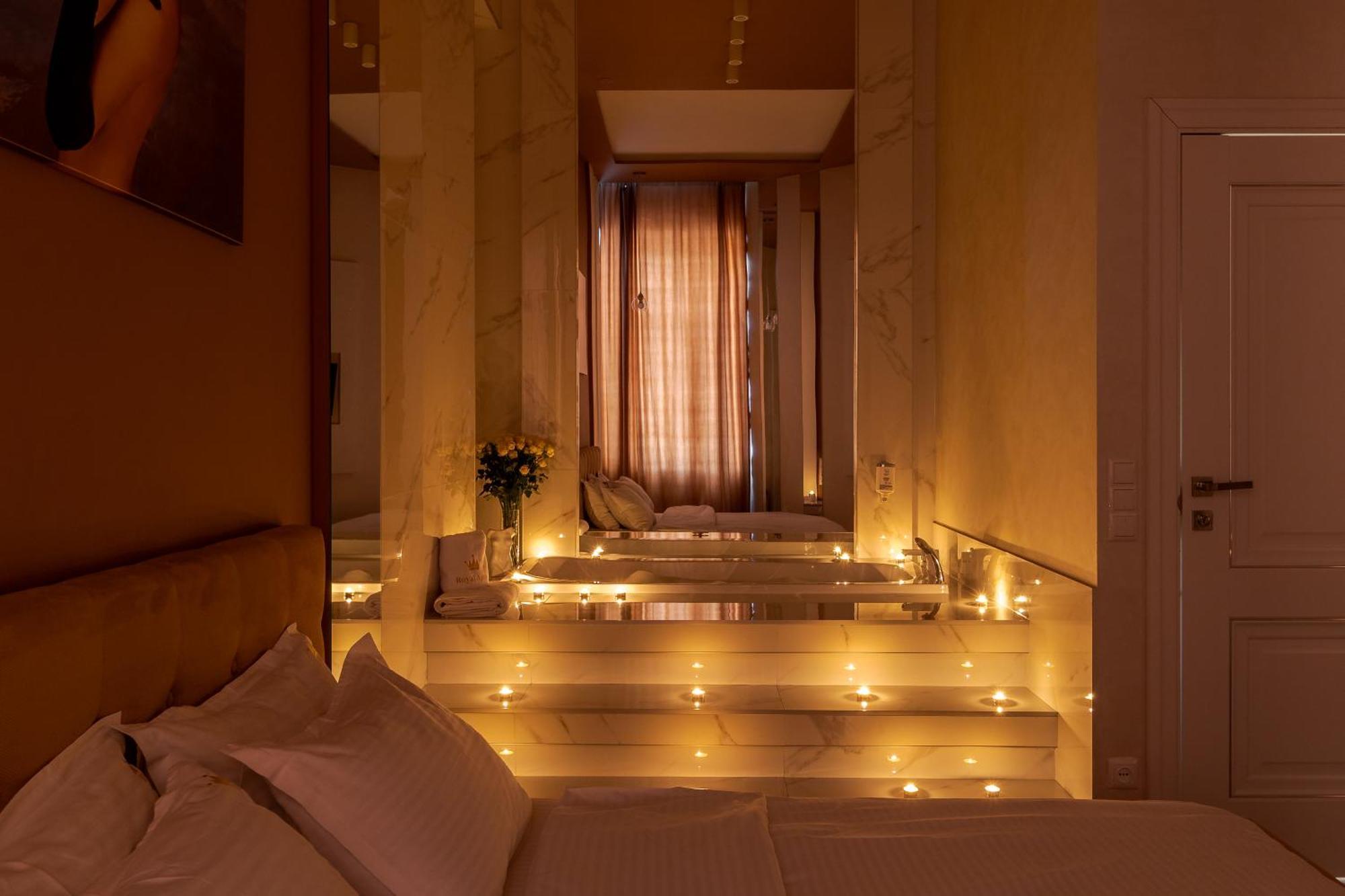 Royal Stylish Apartment In The Old City Lviv Exterior photo