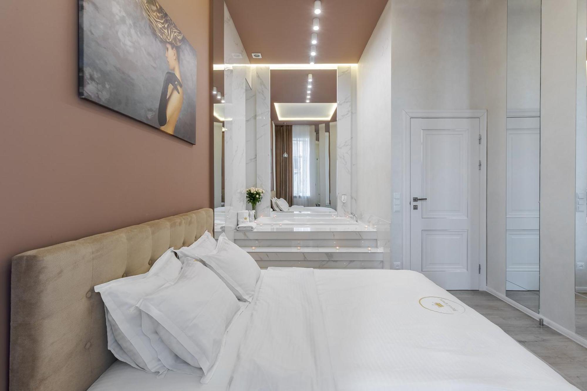 Royal Stylish Apartment In The Old City Lviv Exterior photo