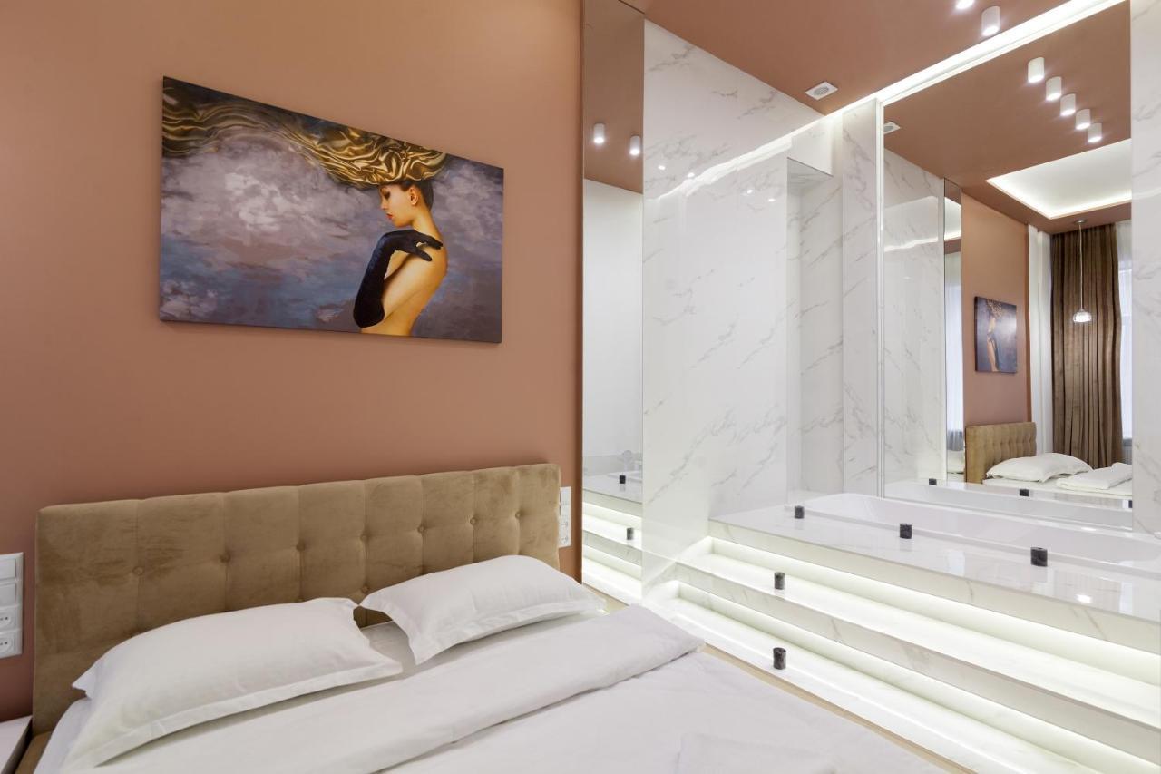 Royal Stylish Apartment In The Old City Lviv Exterior photo